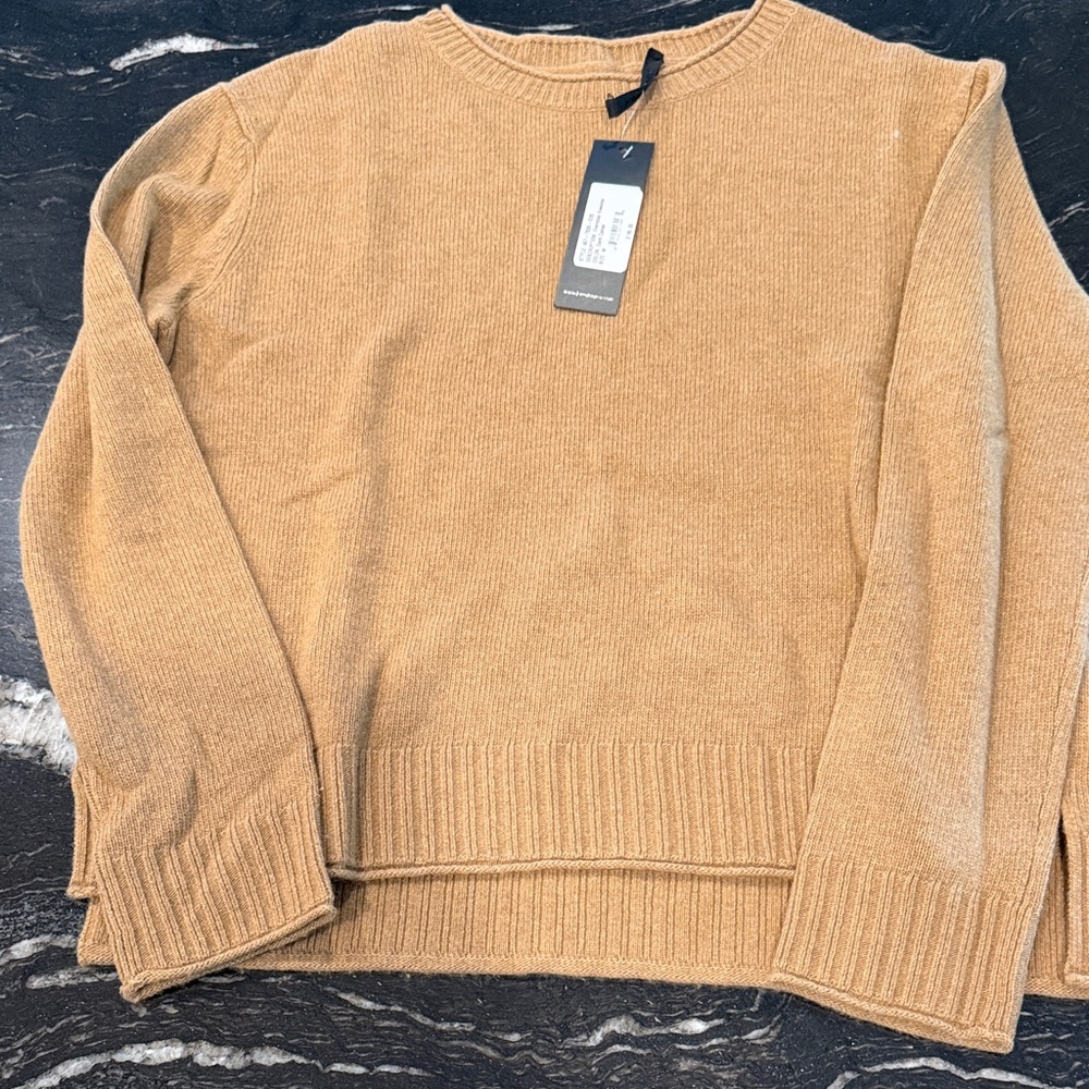 Jenni Kayne Tan Crew Neck Sweater in camel size medium nwt